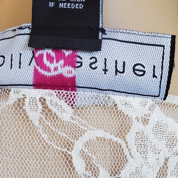 Beautiful Lace Vest Boho Western Wedding Vibes Pretty Soft Lace Layer 😍 - Picture 8 of 8